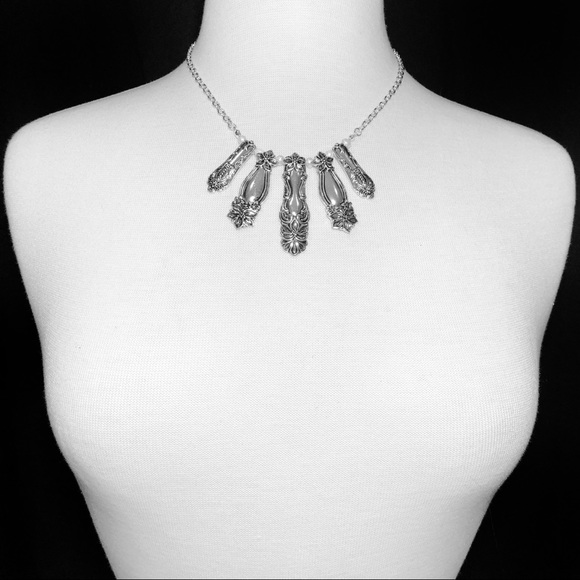 Spoon Handle Vintage Look Necklace Earrings Set - Picture 3 of 3